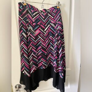 Relativity abstract design skirt, elastic waist, below knee, black bottom,